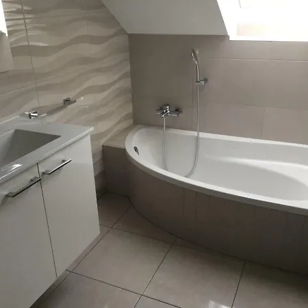 Kirhouse Apartment *