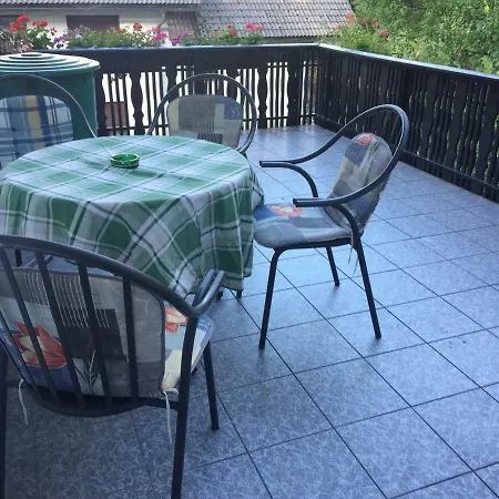 Kirhouse Apartment *