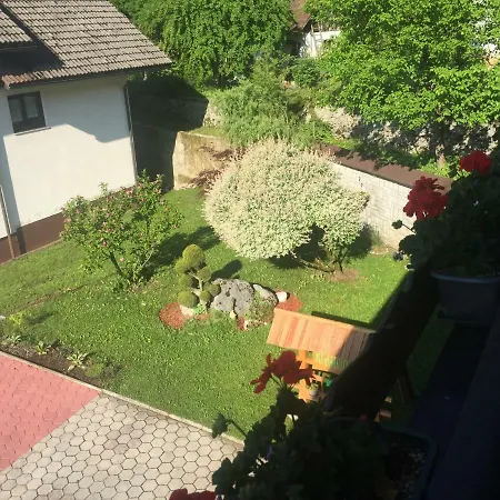 アパート Kirhouse